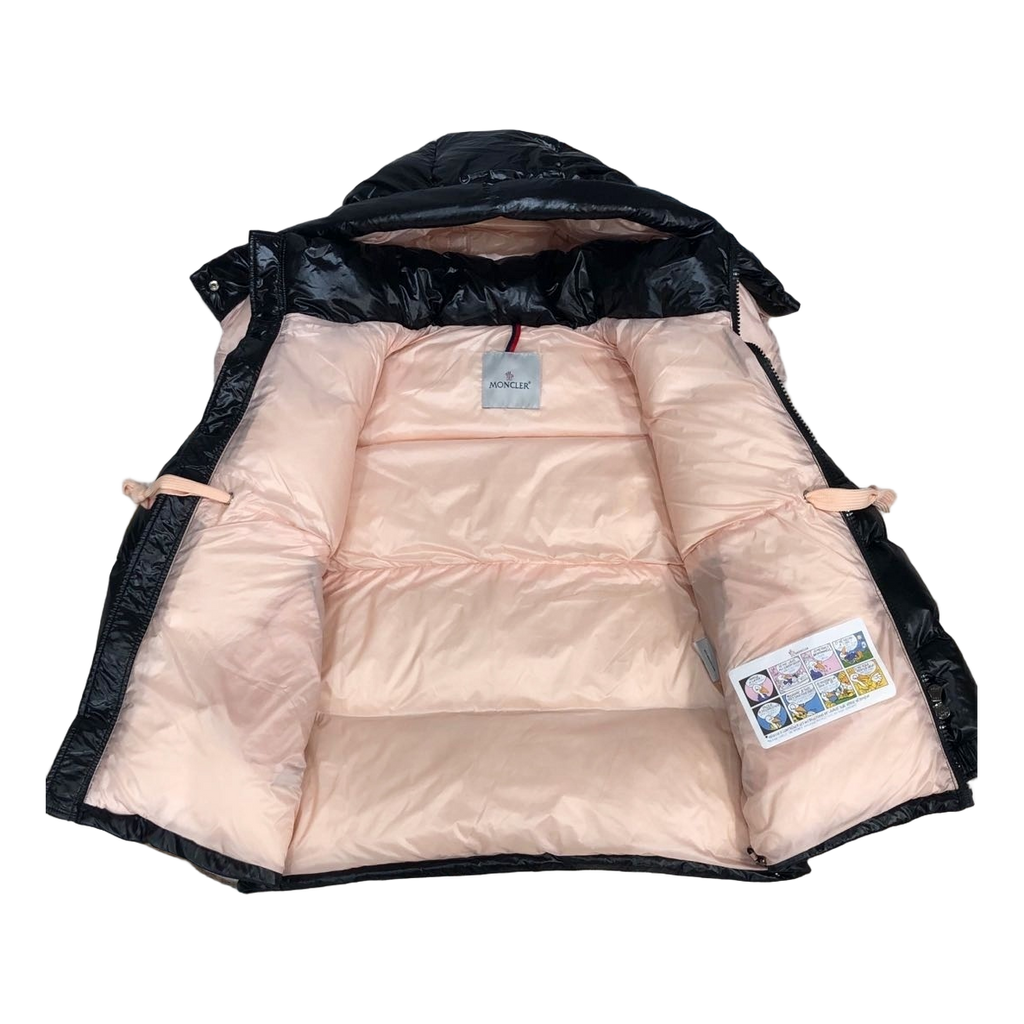 Moncler Mountain-Badge Glossy Short Down Jacket – Black